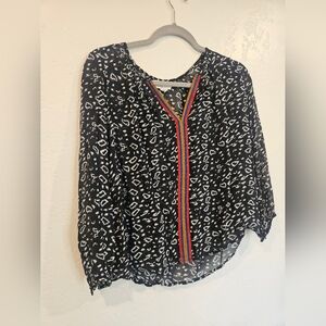 Velvet by Graham & Spencer Sheer Animal print Long Sleeve V-Neck Blouse Size M